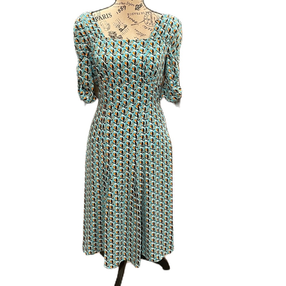 Size 4, blue, geometric square neck Diane Avon Furstenberg dress NWT